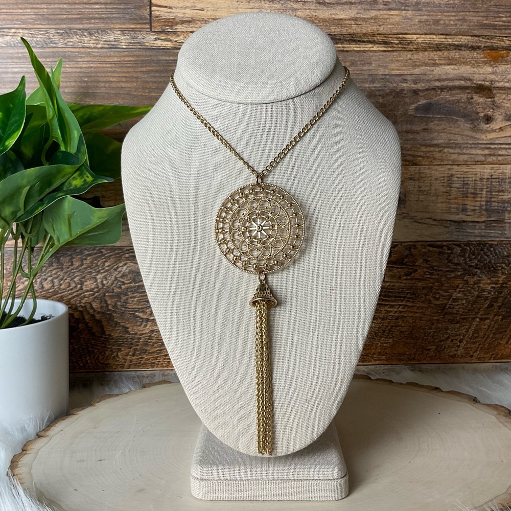 Golden Statement Necklace - Picture 1 of 4